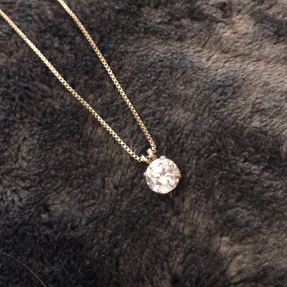 Pendant necklace